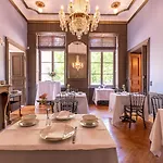 D'hotes Vichy : Chateau De Bed & Breakfast Charmeil