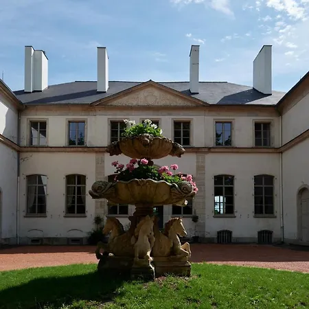 D'hotes Vichy : Chateau De 住宿加早餐酒店