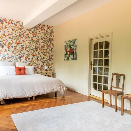 D'hotes Vichy : Chateau De Bed & Breakfast 4*