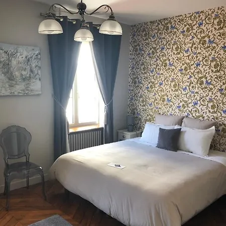 Chateau De Charmeil- Vichy D'hotes *