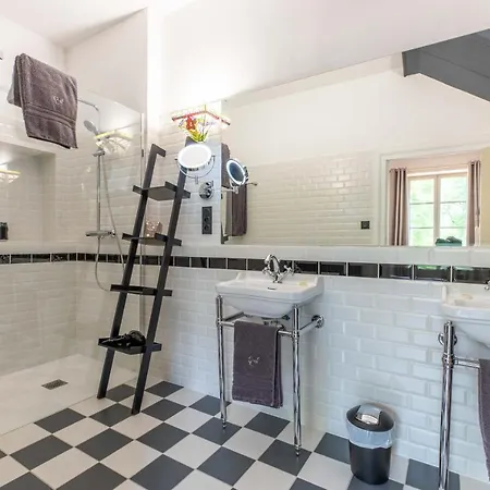 D'hotes Vichy : Chateau De 4* Charmeil