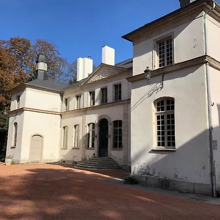 Chateau De Charmeil- Vichy D'hotes *