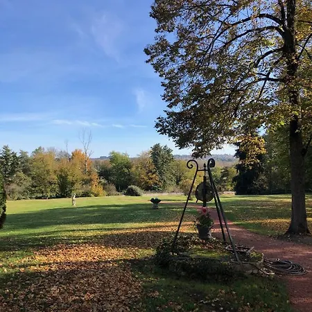 D'hotes Vichy : Chateau De Bed & Breakfast Charmeil