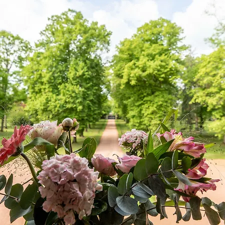 Chateau De Charmeil- Vichy D'hotes Oda ve Kahvaltı Charmeil