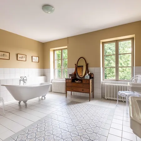 Bed and breakfast Chateau De Charmeil- Vichy D'hotes Charmeil