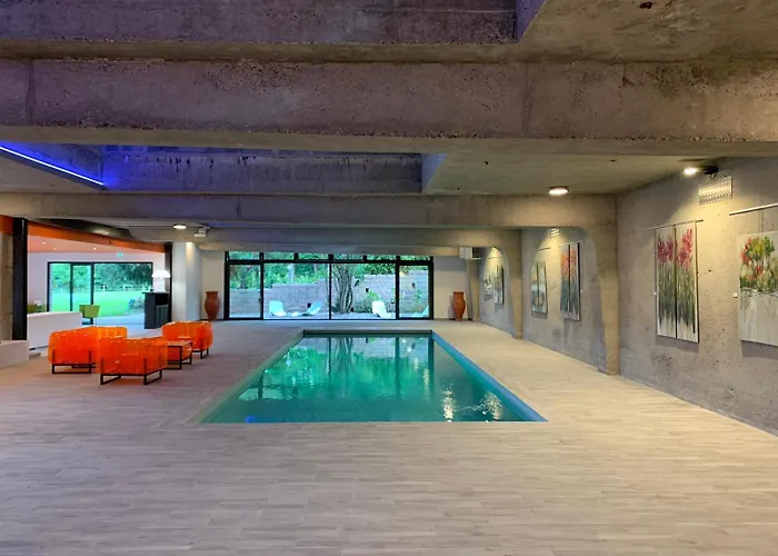 D'hotes Vichy : Chateau De Bed & Breakfast Charmeil